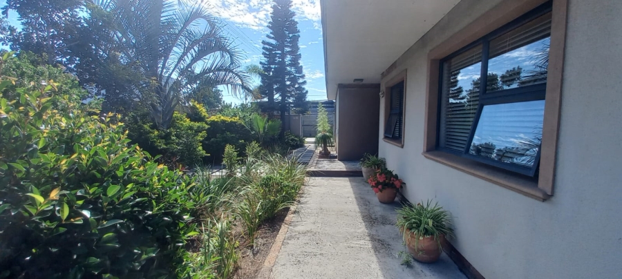 4 Bedroom Property for Sale in Wetton Western Cape